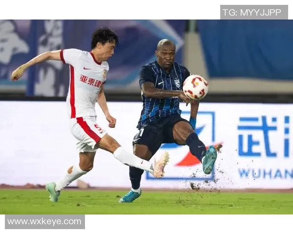 武汉足球队速度之争引发热议球迷观点各异解析背后真相